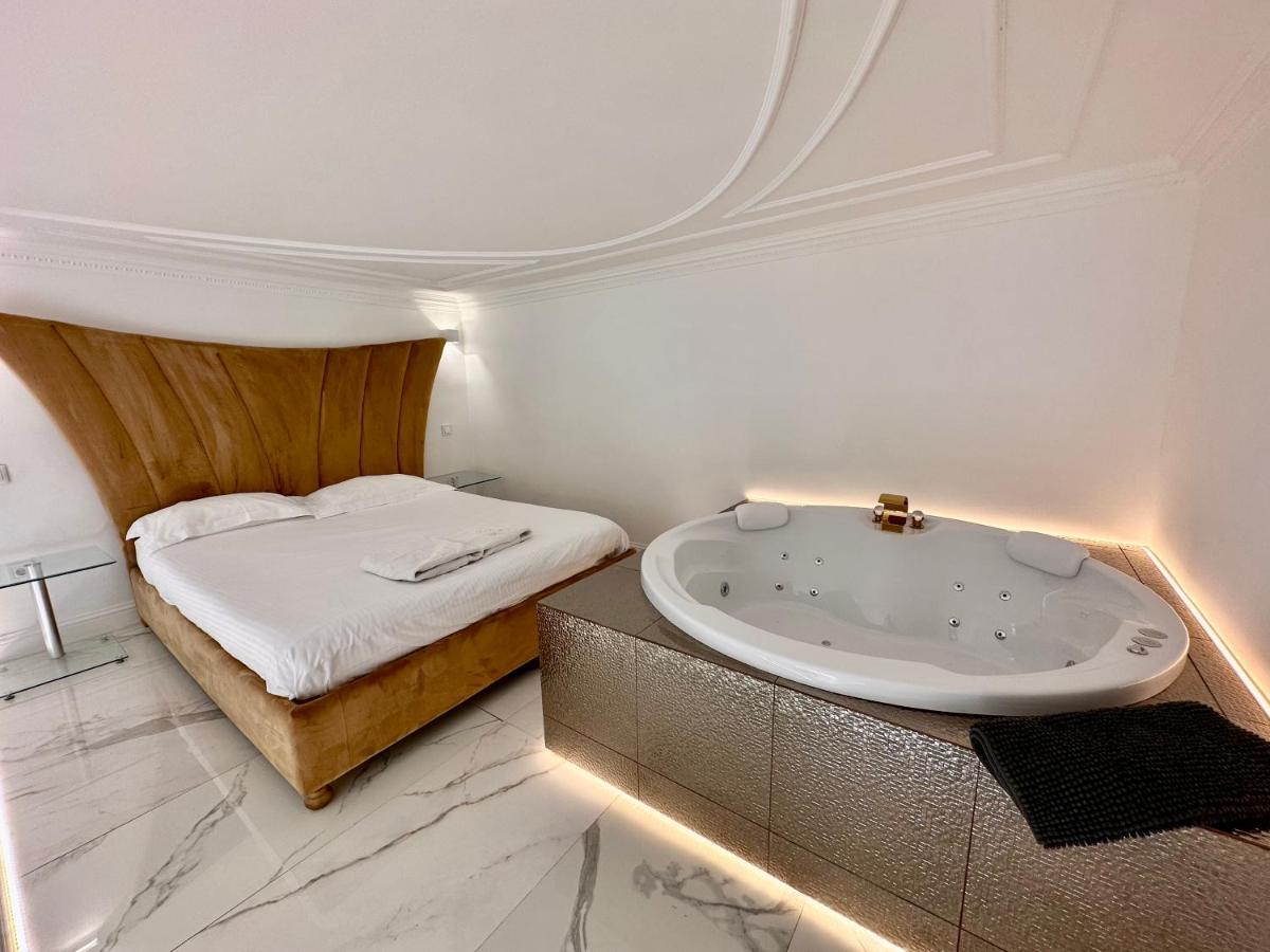 Jacuzzi Sinagoga View Apartamento Budapeste Exterior foto